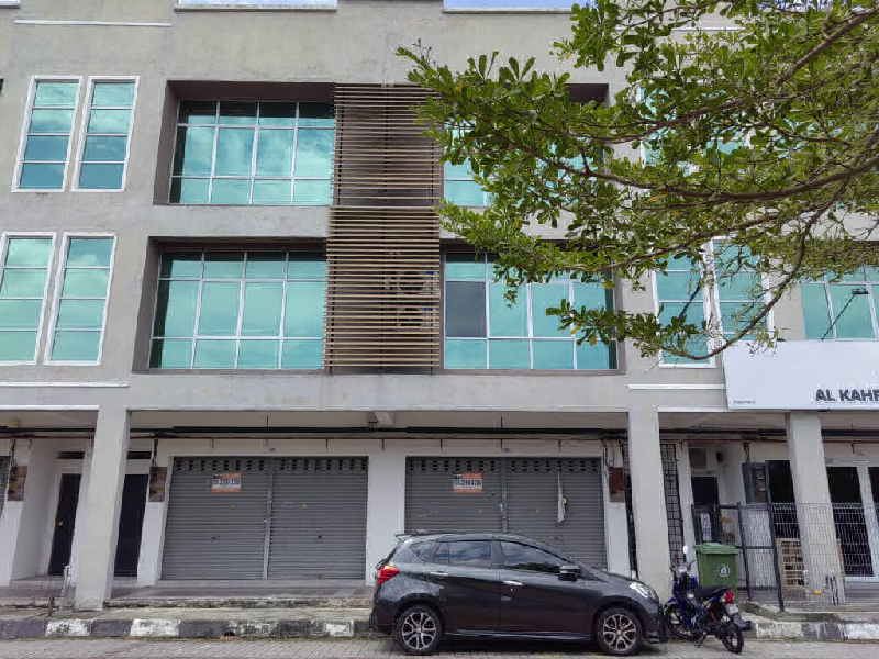 4 unit adjoining, Manjung Point 3 Storey Shop - photo 5