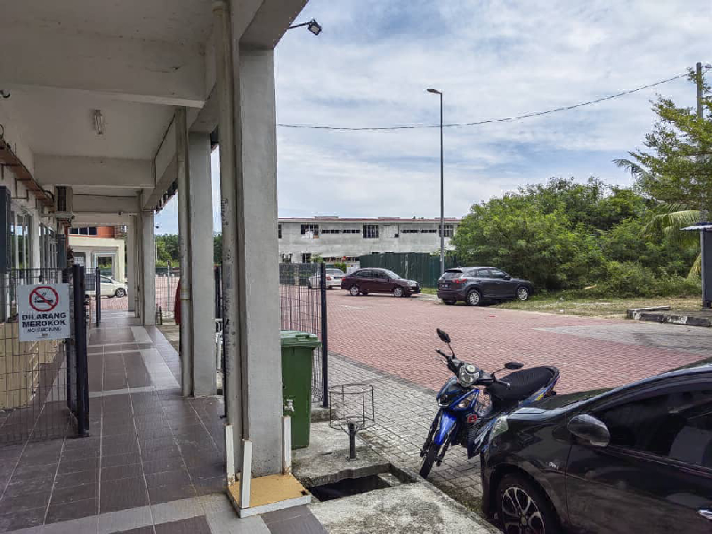 4 unit adjoining, Manjung Point 3 Storey Shop - photo 8