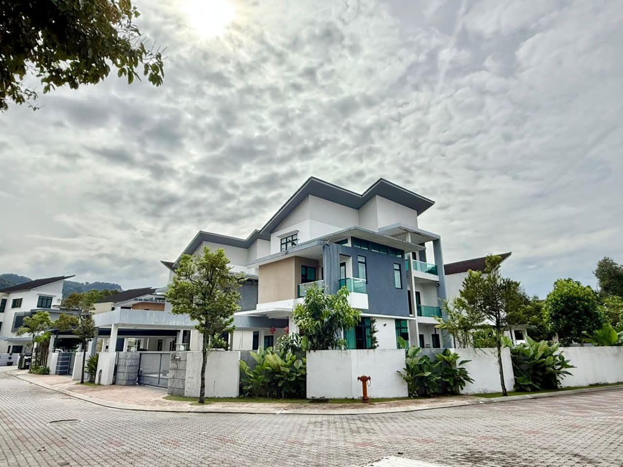 3 Storey Bungalow Upland, Tambun - photo 2