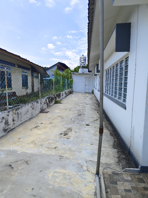 Single Storey Bungalow Kg Baru Lahat - photo 4