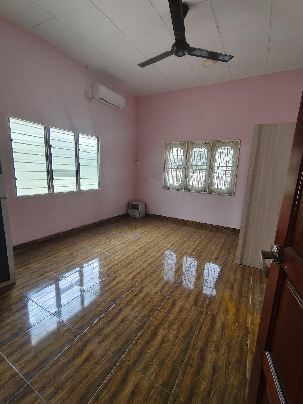 Single Storey Bungalow Kg Baru Lahat - photo 7