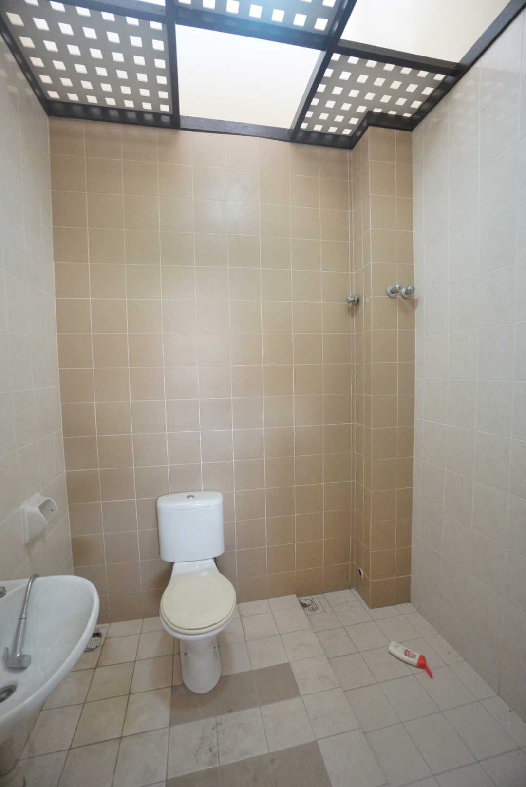 Double Storey Corner Lot RENO at Denai Alam - photo 6