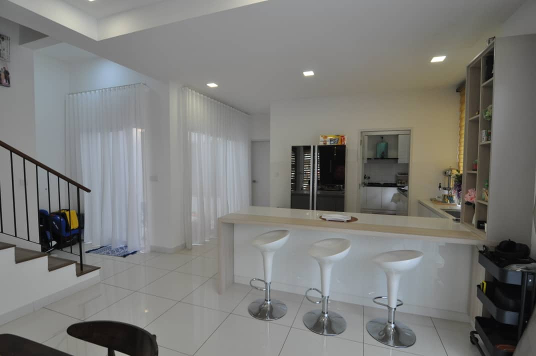 3Sty SemiD Cluster Parkfield Tropicana Height - photo 2