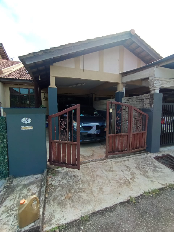 [WTS] rumah teres setingkat setengah bandar damans