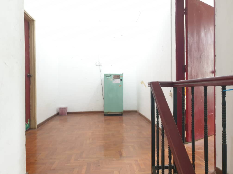 rumah teres dua tingkat kampung feri kemasik FREEHOLD - photo 5