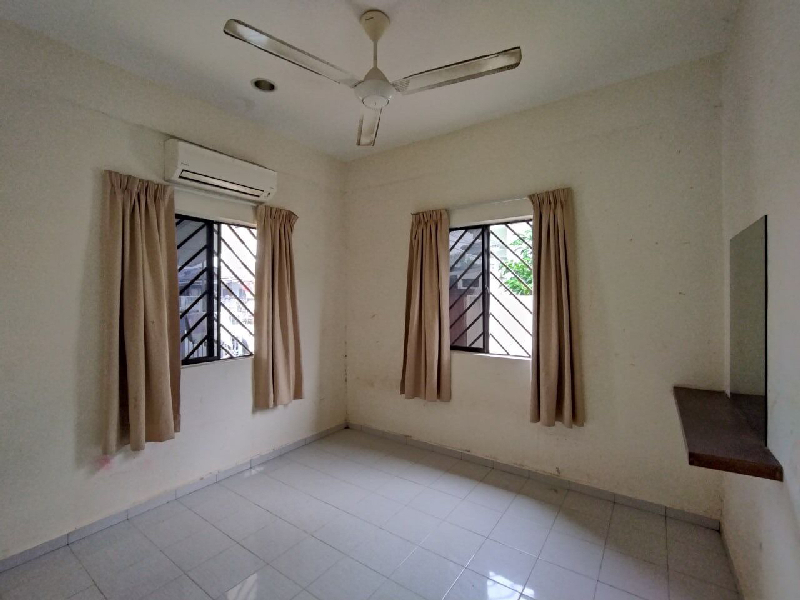 rumah semi d setingkat seri mahkota batu 12 - photo 5