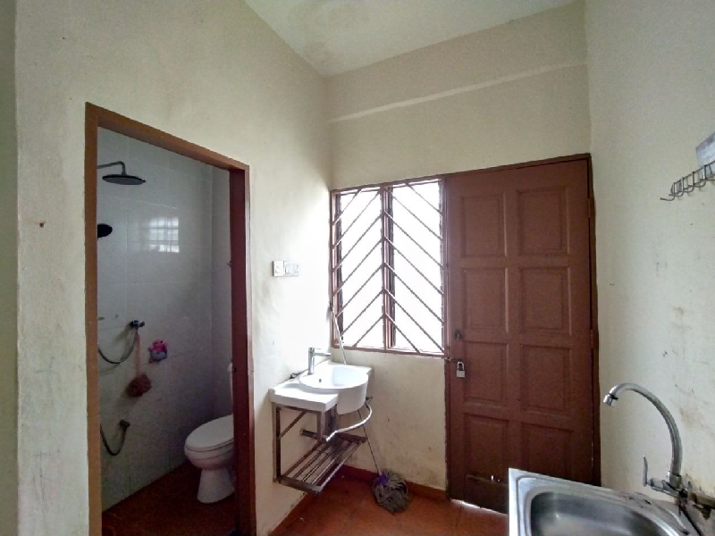 rumah semi d setingkat seri mahkota batu 12 - photo 9