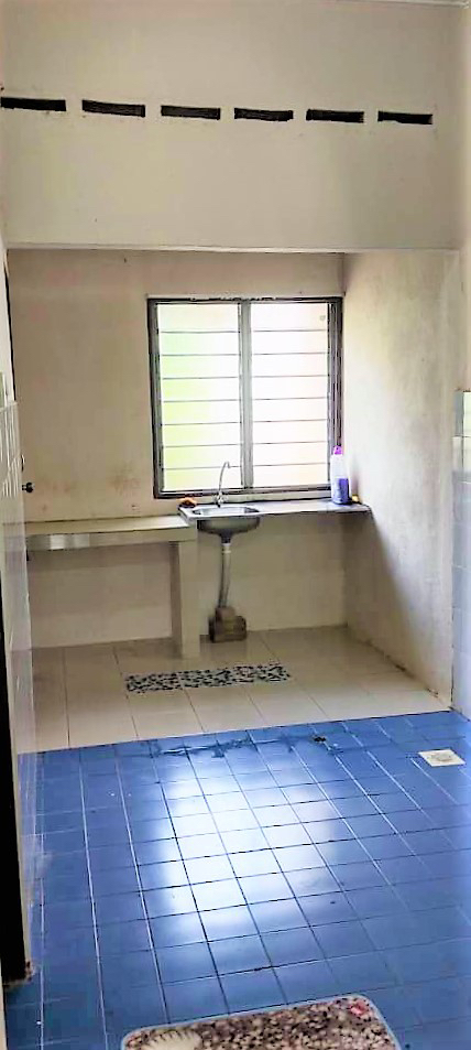 rumah semi d setingkat taman seri setia pekan - photo 10