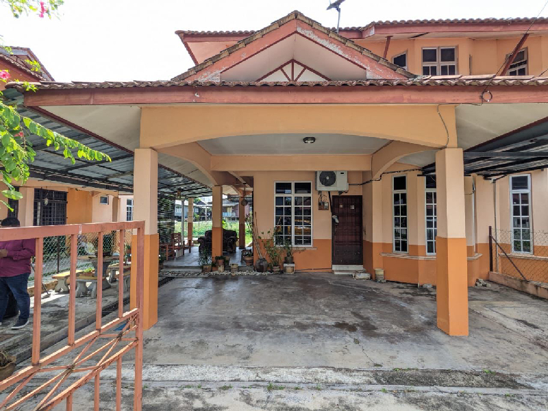 RUMAH SEMI D dua tingkat gong badak terengganu - photo 3