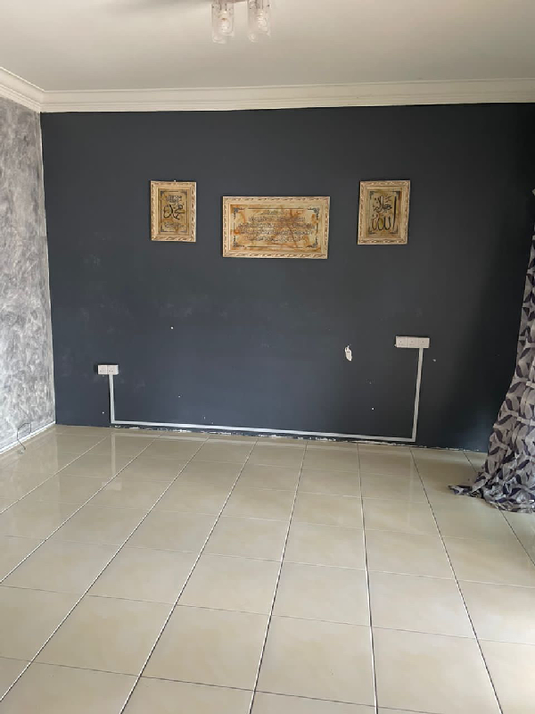 rumah cantik 2 tingkat taman chukai indah - photo 5