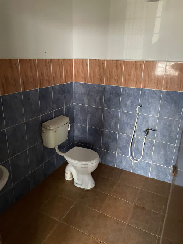 rumah cantik 2 tingkat taman chukai indah - photo 12