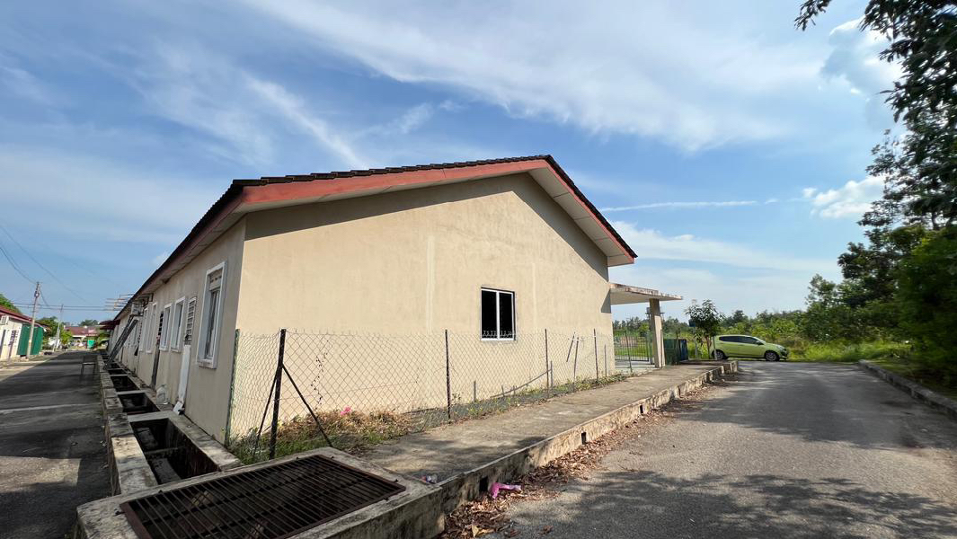 rumah teres setingkat taman pandan damai - photo 2