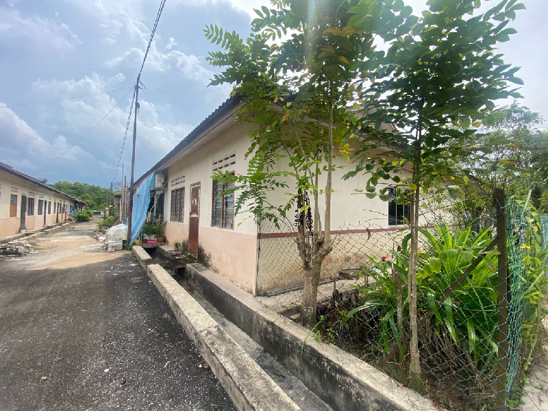 rumah teres endlot taman rasau - photo 12