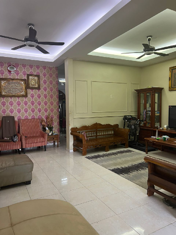 CANTIK Rumah Teres Setingkat Taman batu hitam - photo 3