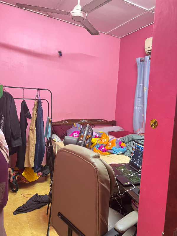 CANTIK Rumah Teres Setingkat Taman batu hitam - photo 4