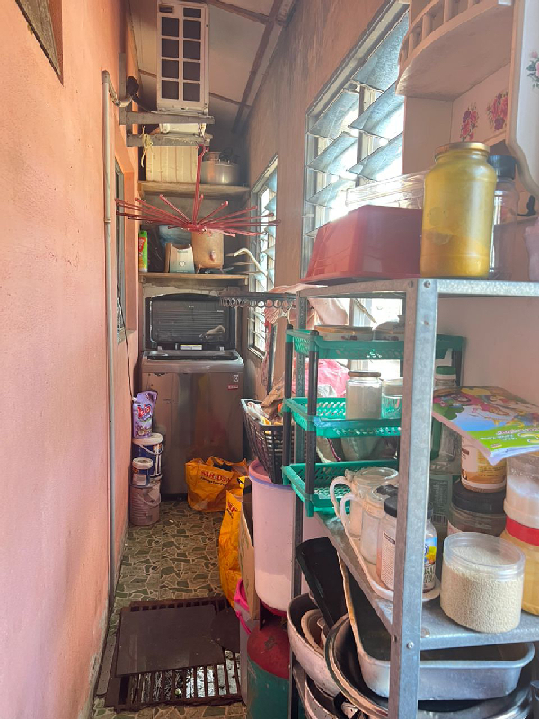 CANTIK Rumah Teres Setingkat Taman batu hitam - photo 8