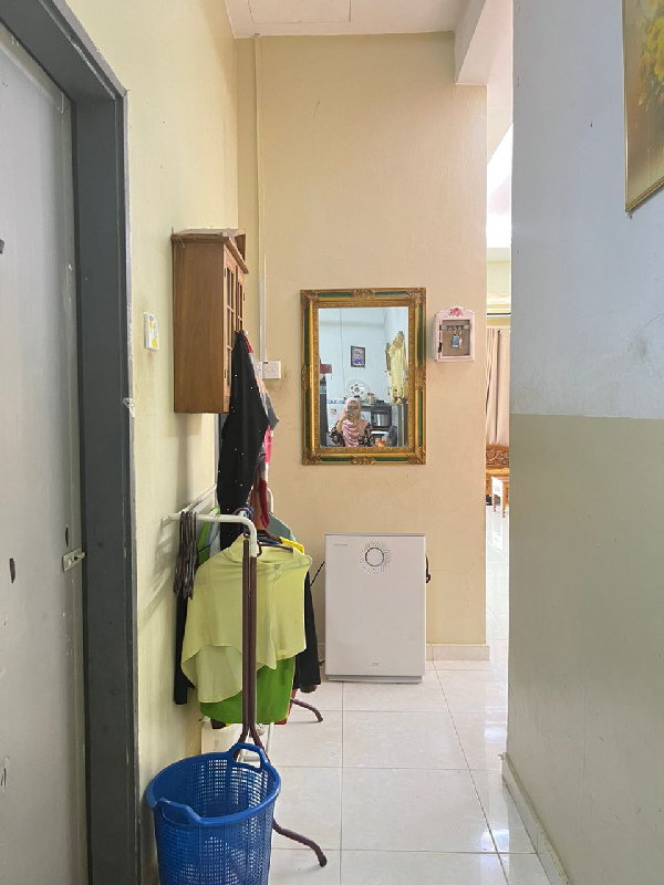 CANTIK Rumah Teres Setingkat Taman batu hitam - photo 9