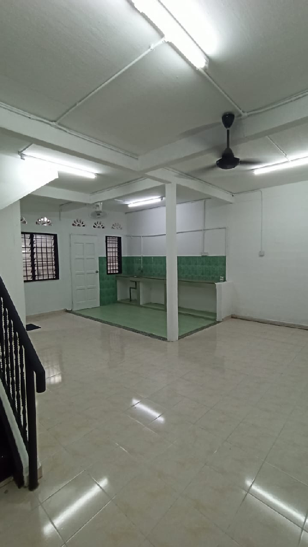 rumah teres setingkat taman tas baru reno - photo 2