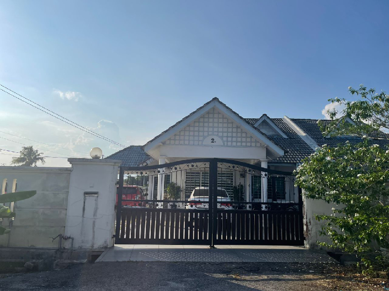  RUMAH SEMI-D SINGLE STOREY BUKIT SETONGKOL KUANTAN {CORNER LOT & FREEHOLD}