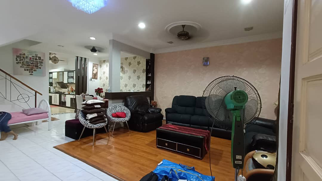 RUMAH CANTIK DOUBLE STOREY INDERA MAHKOTA 8 KUANTAN UNTUK DIJUAL(Fully Furnished) - photo 2