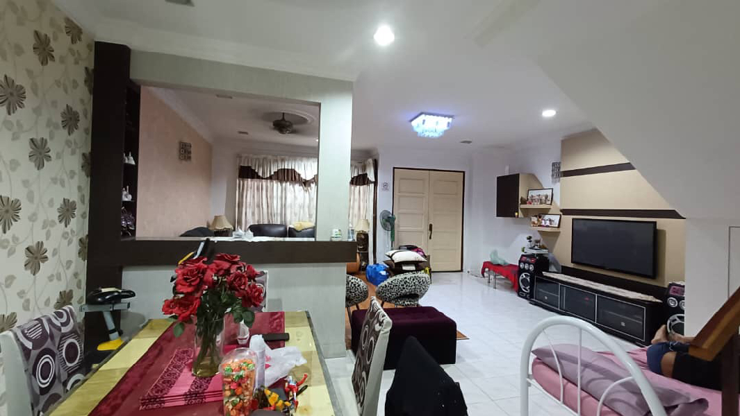RUMAH CANTIK DOUBLE STOREY INDERA MAHKOTA 8 KUANTAN UNTUK DIJUAL(Fully Furnished) - photo 3