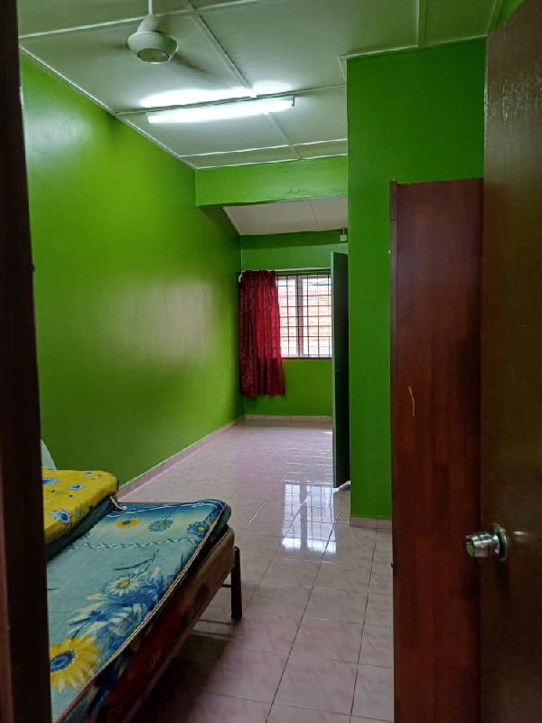 Rumah cantik Teres 2 Tingkat Taman Mahkota . (Renovated) - photo 4