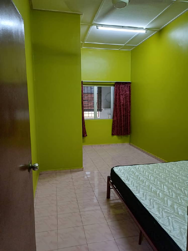 Rumah cantik Teres 2 Tingkat Taman Mahkota . (Renovated) - photo 6