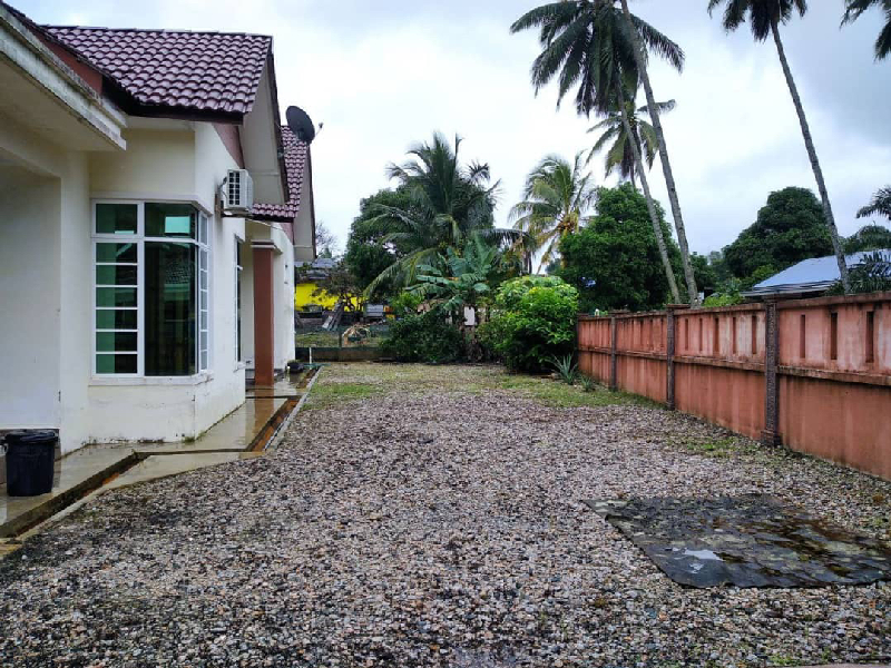 RUMAH BANGLO TAMAN IDAMAN BAYU,KG TEBING TEMBAH,PAKA - photo 8