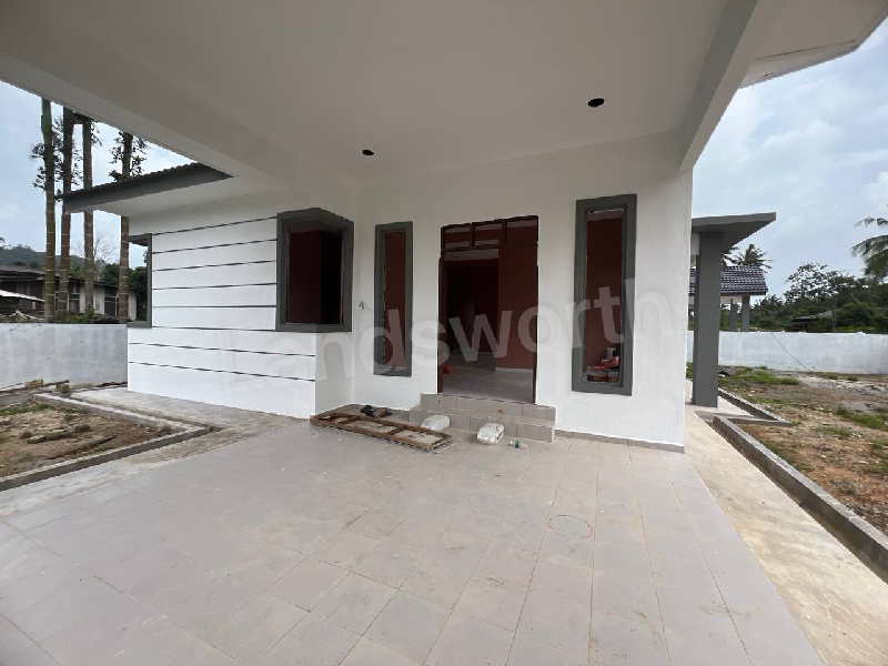 Rumah banglo setingkat baru di Tebing Tembah Paka - photo 2