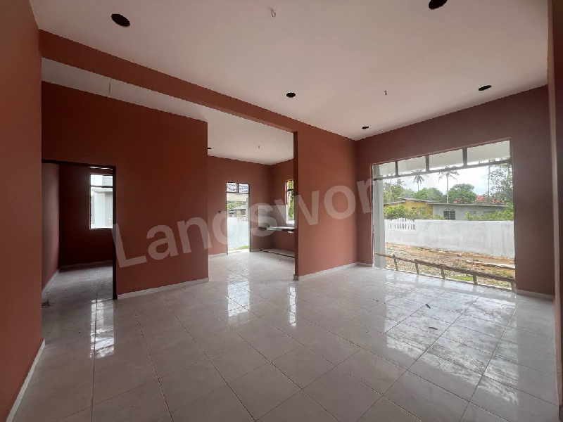 Rumah banglo setingkat baru di Tebing Tembah Paka - photo 4