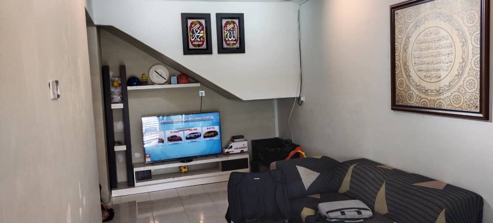 Rumah teres setingkat setengah taman psj kuantan - photo 2