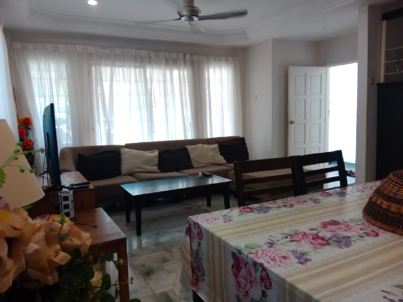 Rumah Teres Endlot Dua Tingkat Indera Mahkota 6 - photo 3