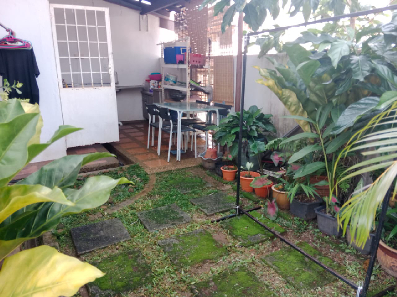 Rumah Teres Endlot Dua Tingkat Indera Mahkota 6 - photo 10