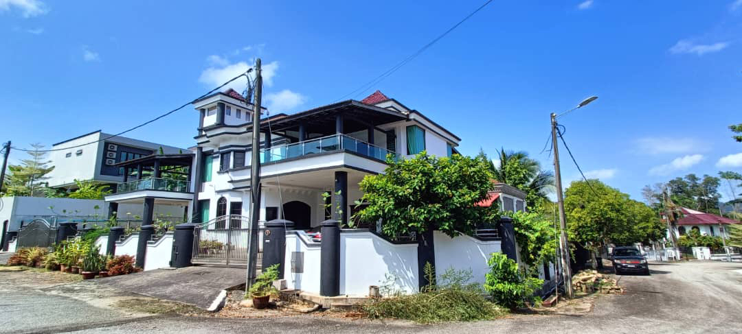 RUMAH BANGLO 2 TINGKAT BUKIT ISTANA , KUANTAN - photo 4