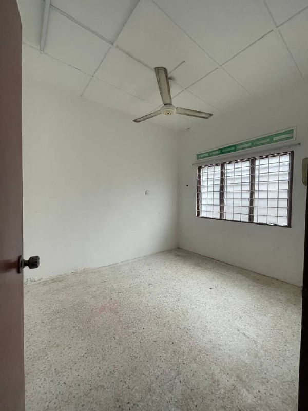 Rumah TERES SETINGKAT TAMAN SRI MAHKOTA BATU 12 KUANTAN PAHANG  - photo 3