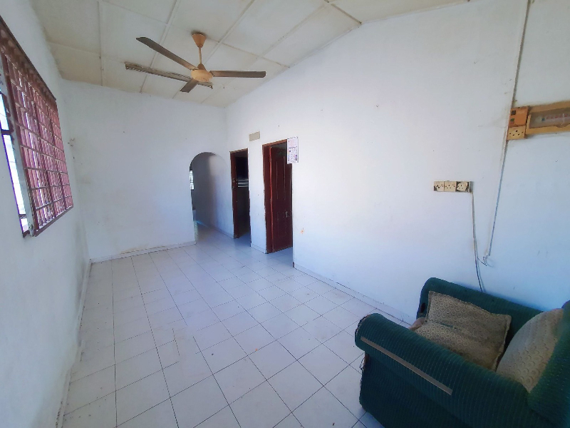 Rumah Teres Setingkat End Lot Taman Tas Open Title - photo 4