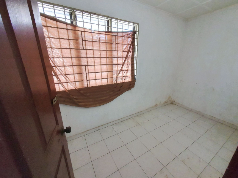 Rumah Teres Setingkat End Lot Taman Tas Open Title - photo 5