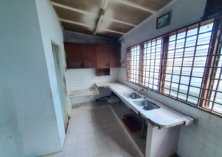 Rumah Teres Setingkat End Lot Taman Tas Open Title - photo 7