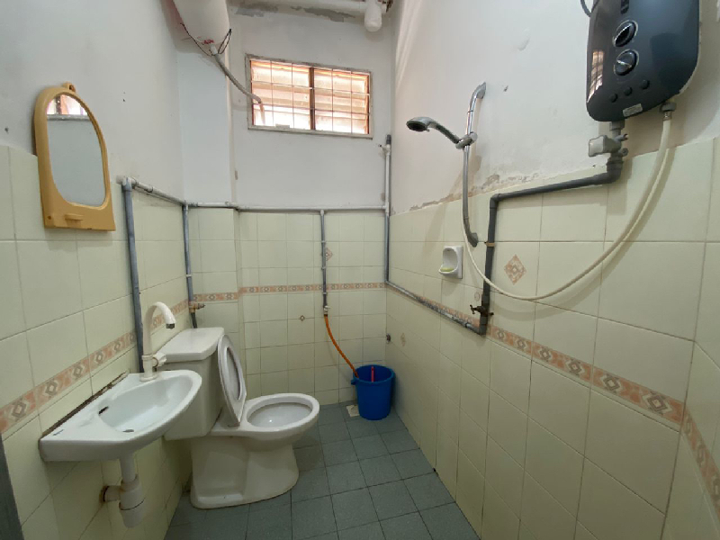 RUMAH TERES DUA TINGKAT  INDERA MAHKOTA 6 KUANTAN FULLY FURNISHED  - photo 9