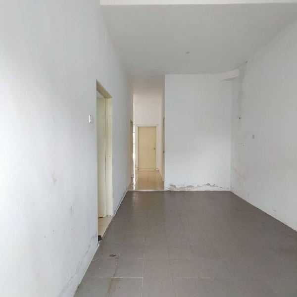 turun harga , Rumah Teres Setingkat.. Unit tengah - photo 2