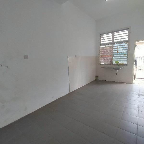 turun harga , Rumah Teres Setingkat.. Unit tengah - photo 7