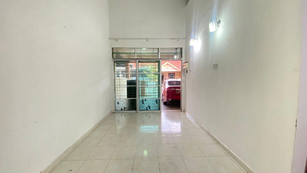 Rumah Teres 1 1/4 Tingkat Taman PSJ Sungai Karang Kuantan [FREEHOLD] - photo 2