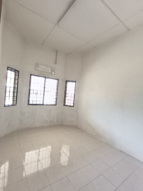 RUMAH CANTIK RUMAH TERES SETINGKAT UNTUK DIJUAL - photo 3