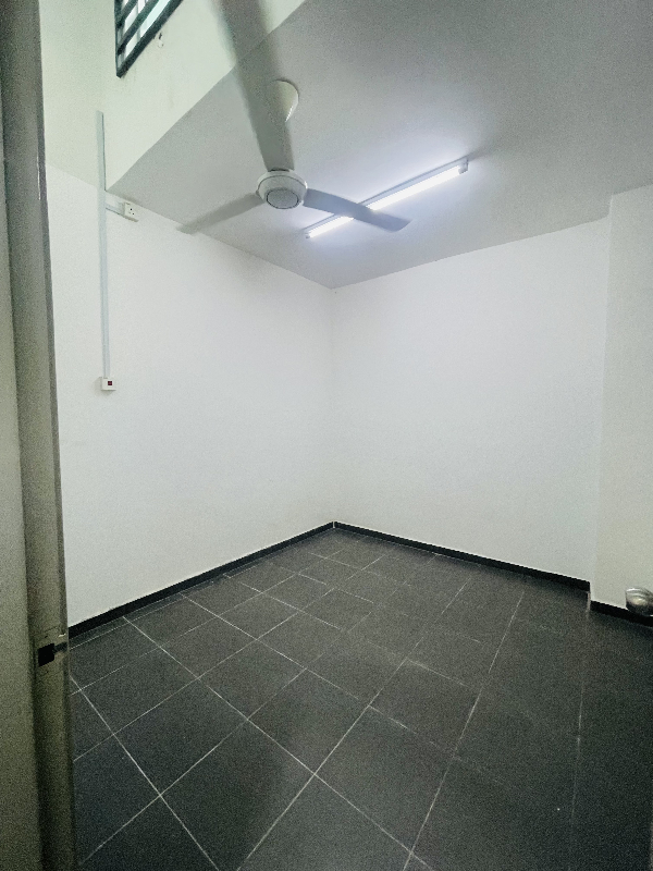 RUMAH TERES SETINGKAT KEMPADANG BAY (Facing Open) - photo 6