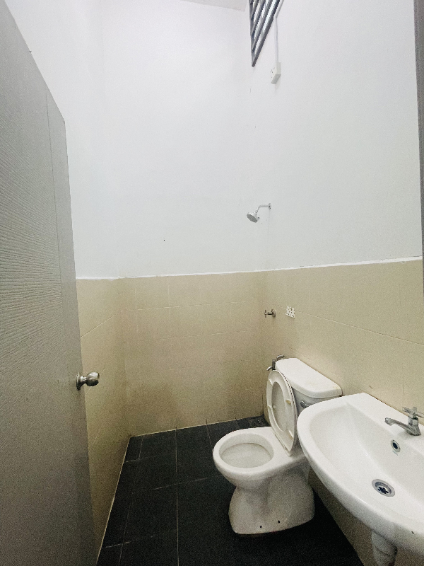 RUMAH TERES SETINGKAT KEMPADANG BAY (Facing Open) - photo 8