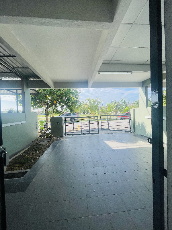 RUMAH TERES SETINGKAT KEMPADANG BAY (Facing Open) - photo 11