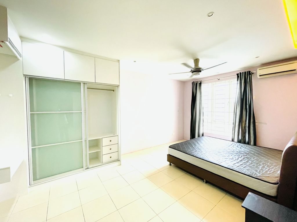 PLaTiNUM PV12 CenTRaL FuLLy FuRNishED 3 biLiK - photo 5