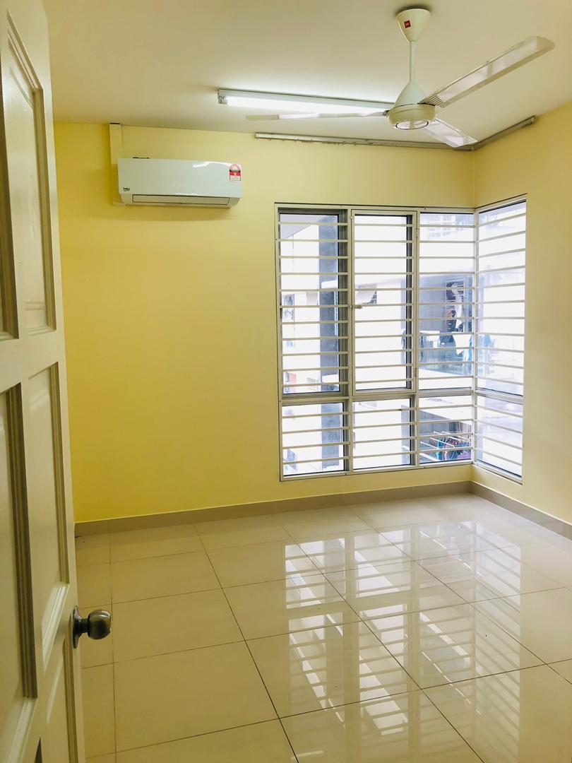 CoRNeR UNiT PV2 TAMaN MeLaTi 4 BiLiK FaCiNG PoOL - photo 2