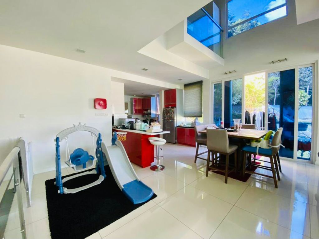CoRNeR LoT ThE RaFFLeSiA SeMi D FaciNg LaKe MoDeRN - photo 7