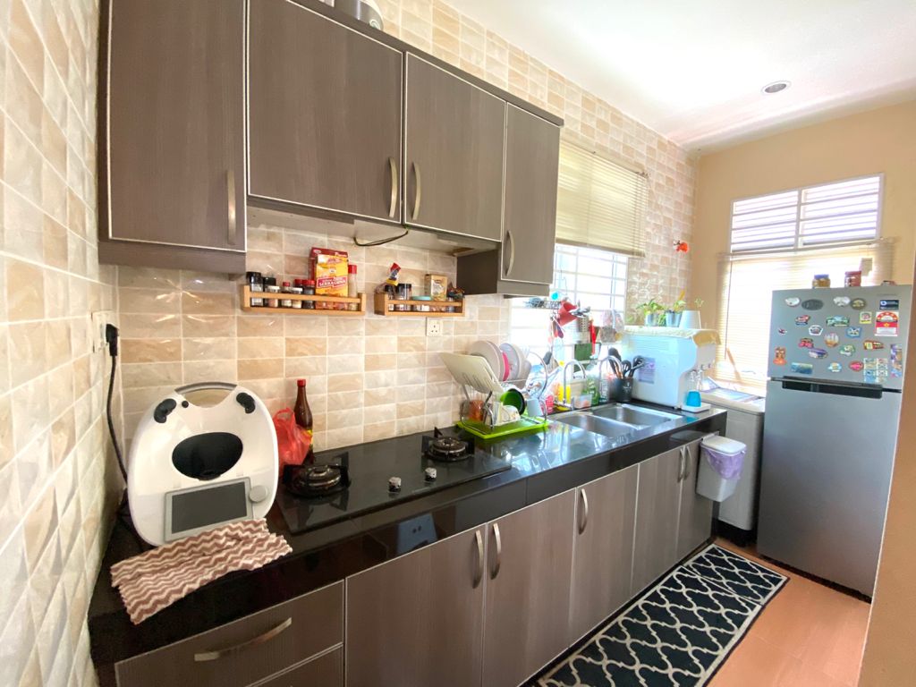 Bungalow LUaS  BeSaR  View KLCc Kg MeLayU AMpANg - photo 3